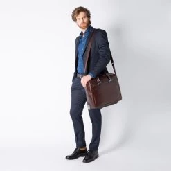 Piquadro Black Square Briefcase With Wheels Brown -Mode Bagagewinkel image 1567