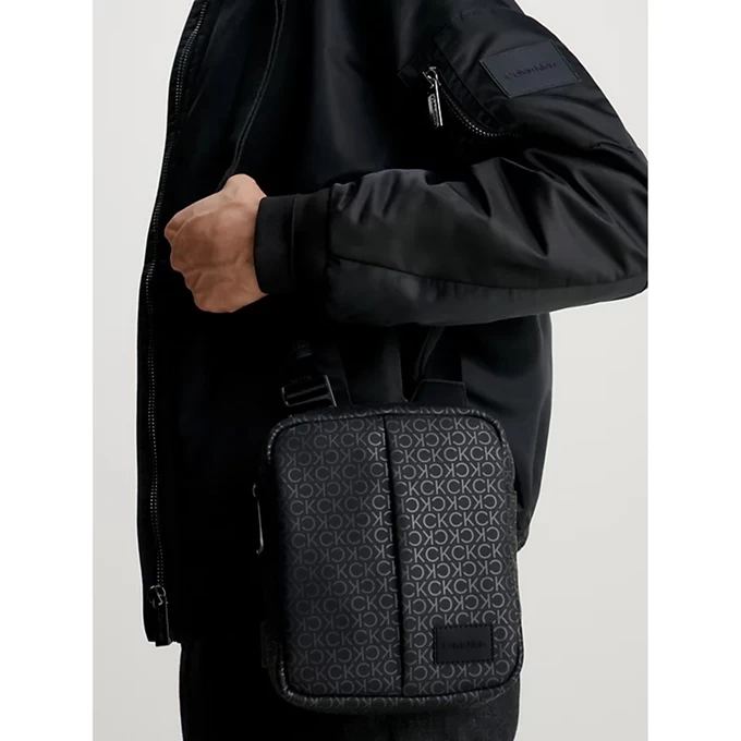 Calvin Klein Rubberized Conv Repo Black Uv Mono 5 Calvin Klein Rubberized Conv Repo Black Uv Mono - Afbeelding 3