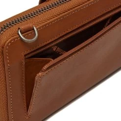 The Chesterfield Brand Taipei Telefoontasje Cognac 10 The Chesterfield Brand Taipei Telefoontasje Cognac -Mode Bagagewinkel image 4927