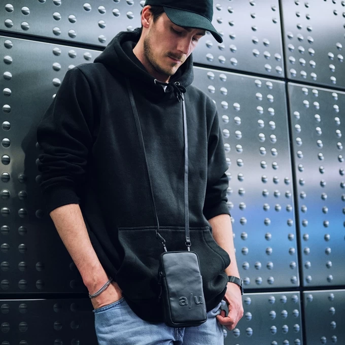 Aunts & Uncles Uji Japan Nishi Phonebag Anthracite Black 4 Aunts & Uncles Uji Japan Nishi Phonebag Anthracite Black - Afbeelding 2