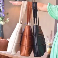 DIMAGINI Lume Padded Shopper 14" Black 13 DIMAGINI Lume Padded Shopper 14" Black -Mode Bagagewinkel image 8386